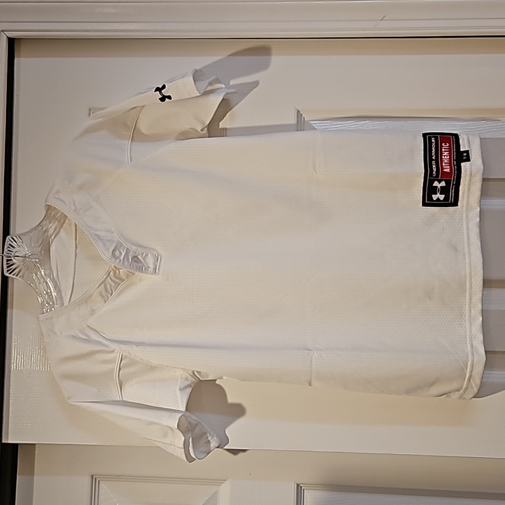 Under Armour youth medium short sleeve Jersey, white